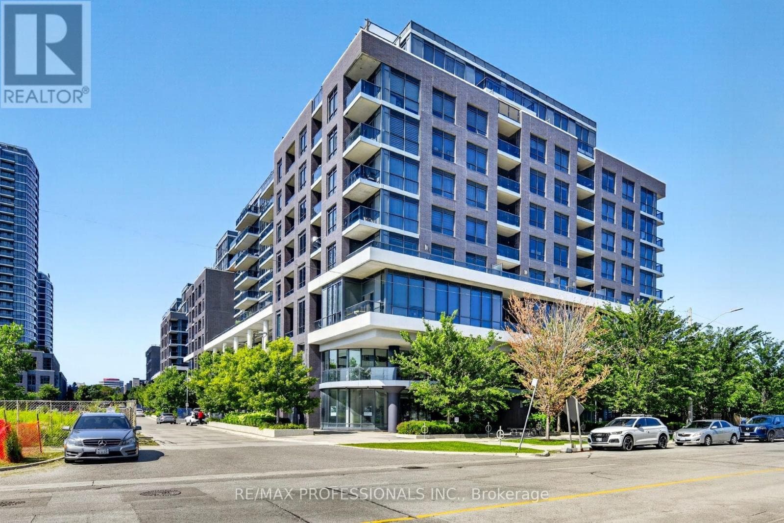 Photo of 406 - 10 GIBBS ROAD
