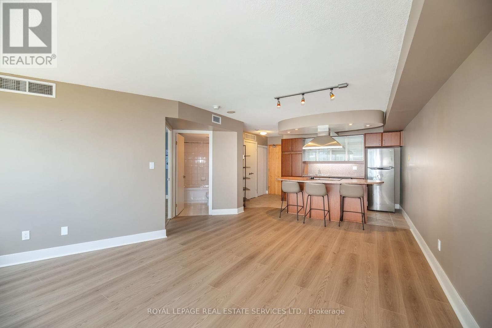 Photo of 707 - 550 QUEENS QUAY W