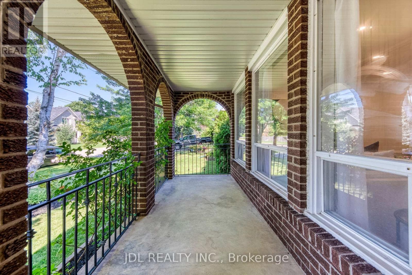 Photo of 323 WARMINSTER DRIVE S