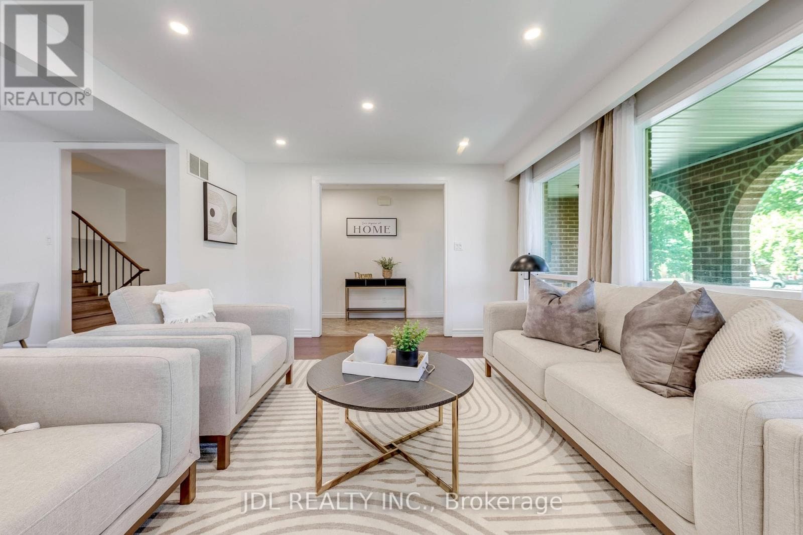 Photo of 323 WARMINSTER DRIVE S