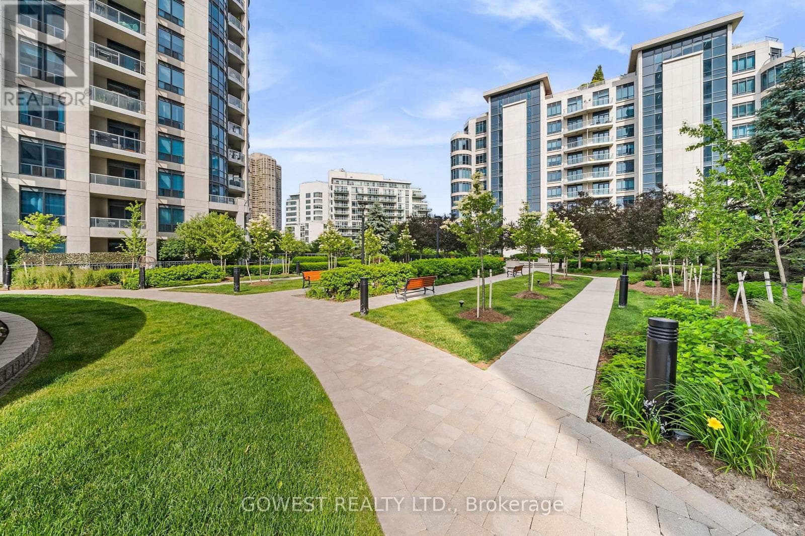 Photo of 318 - 2095 LAKE SHORE BOULEVARD W