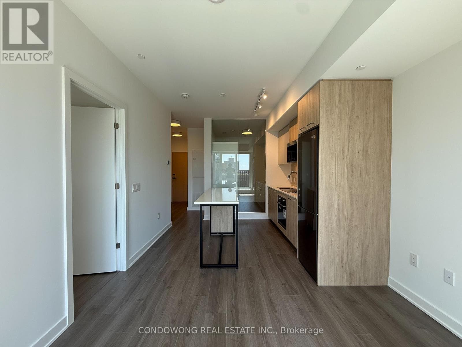 Photo of 714 - 30 DREAMERS WAY