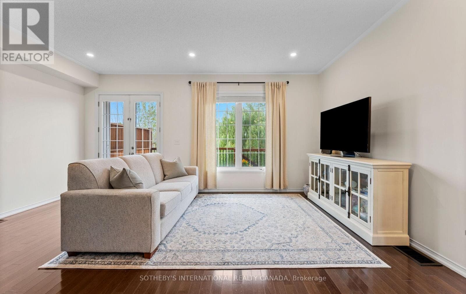 Photo of 21 - 745 FARMSTEAD DRIVE
