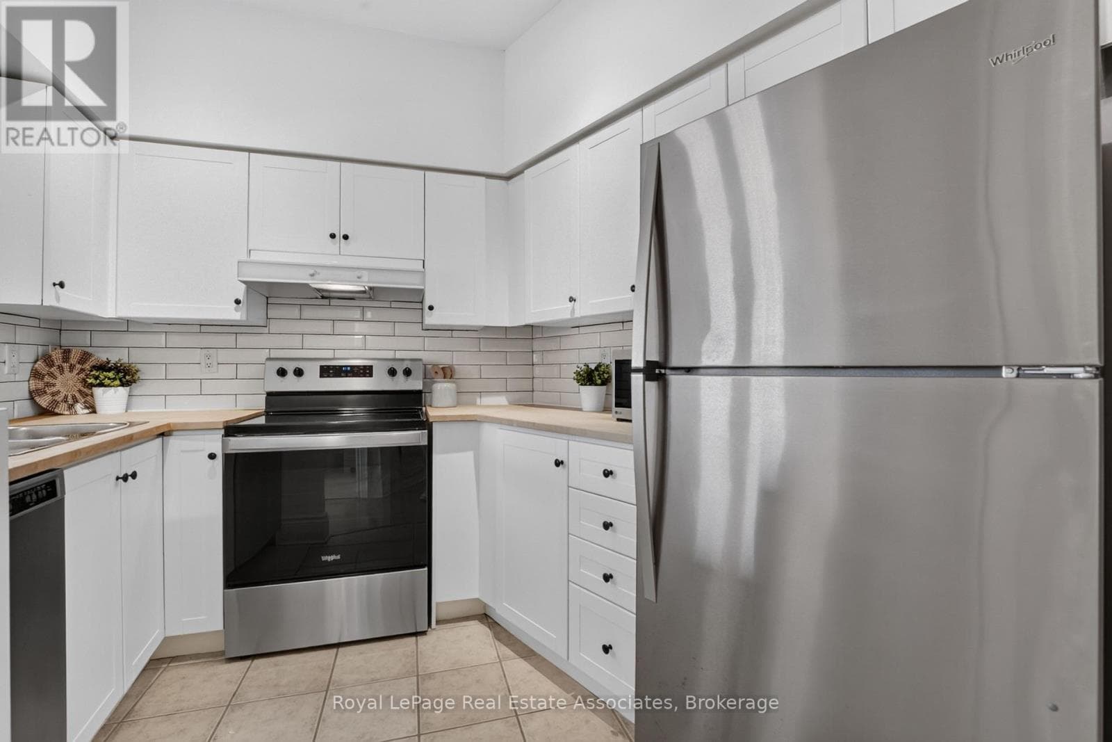 Photo of 1006 - 115 RICHMOND STREET E