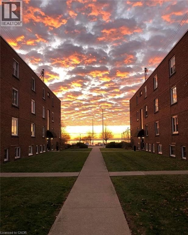 Photo of 1351 LAKESHORE Road Unit# 16