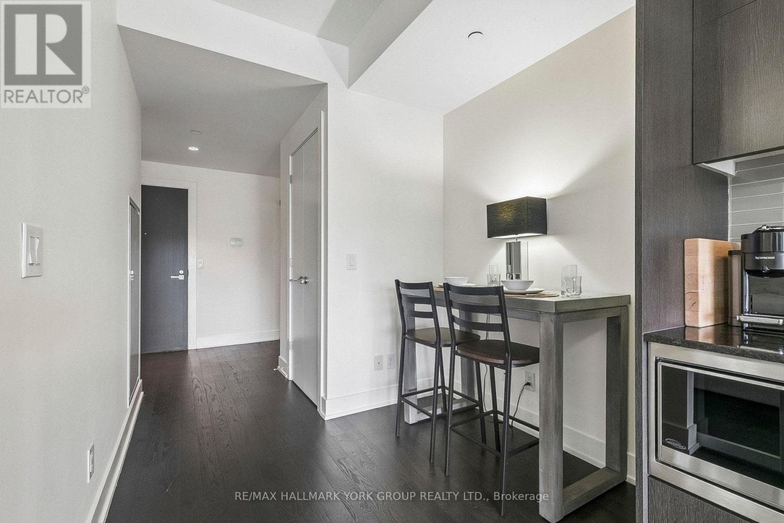 Photo of 606 - 3018 YONGE STREET