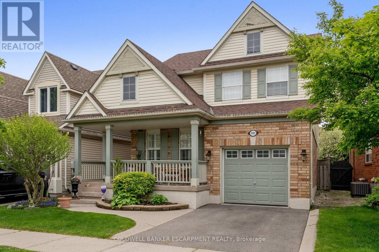 Photo of 593 CAVERHILL CRESCENT