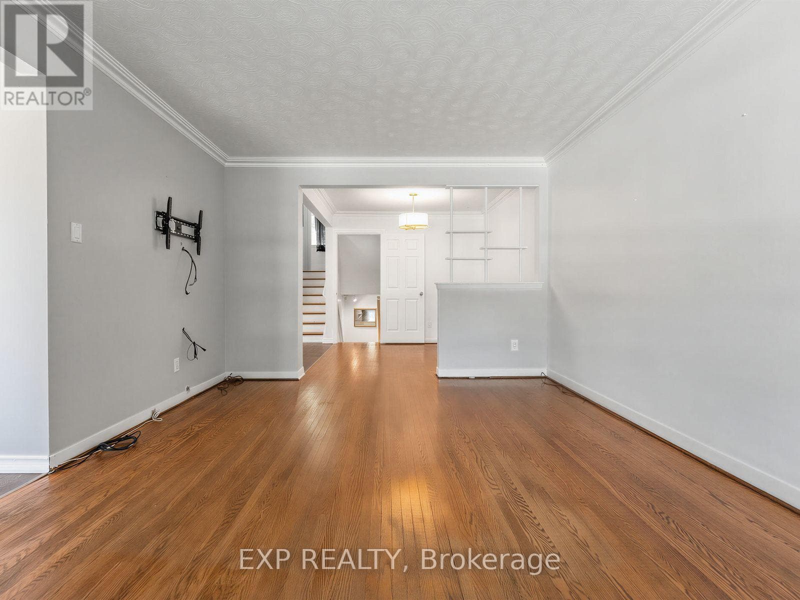 Photo of 1586 SANDGATE CRESCENT