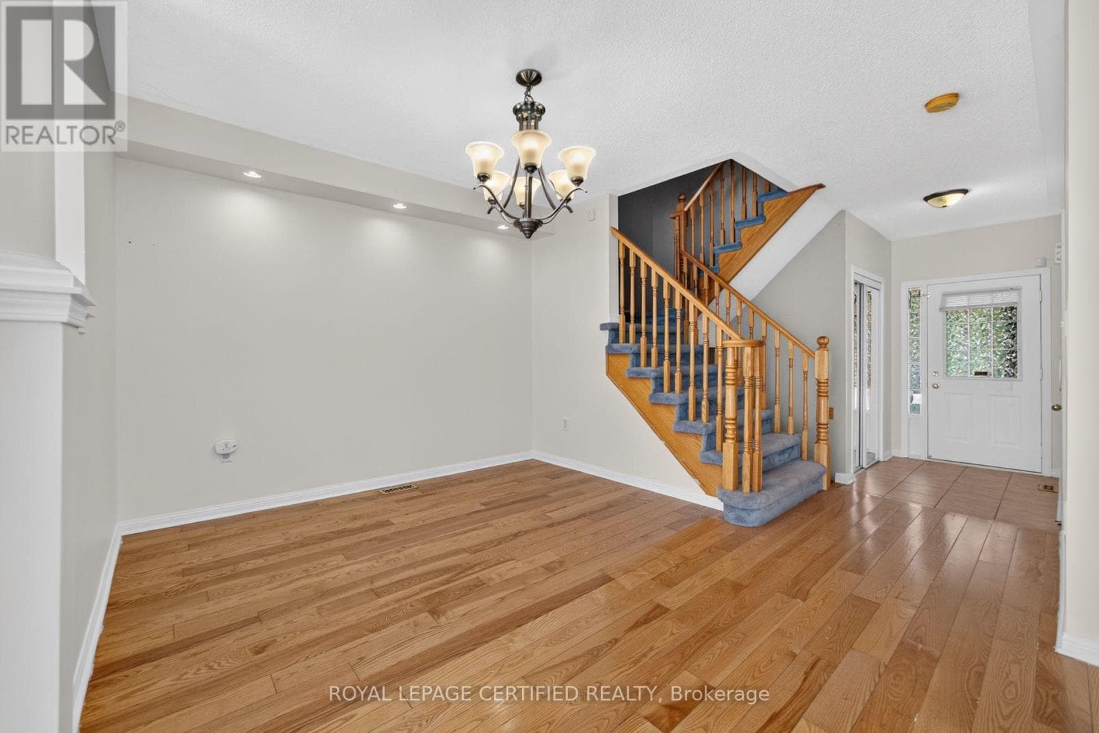 Photo of 464 COLLIS COURT