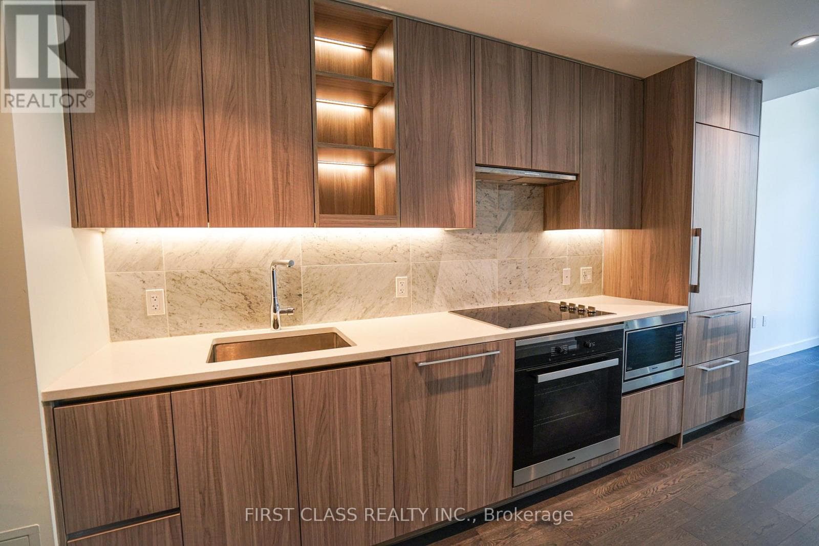 Photo of TH103 - 95 MCMAHON DRIVE