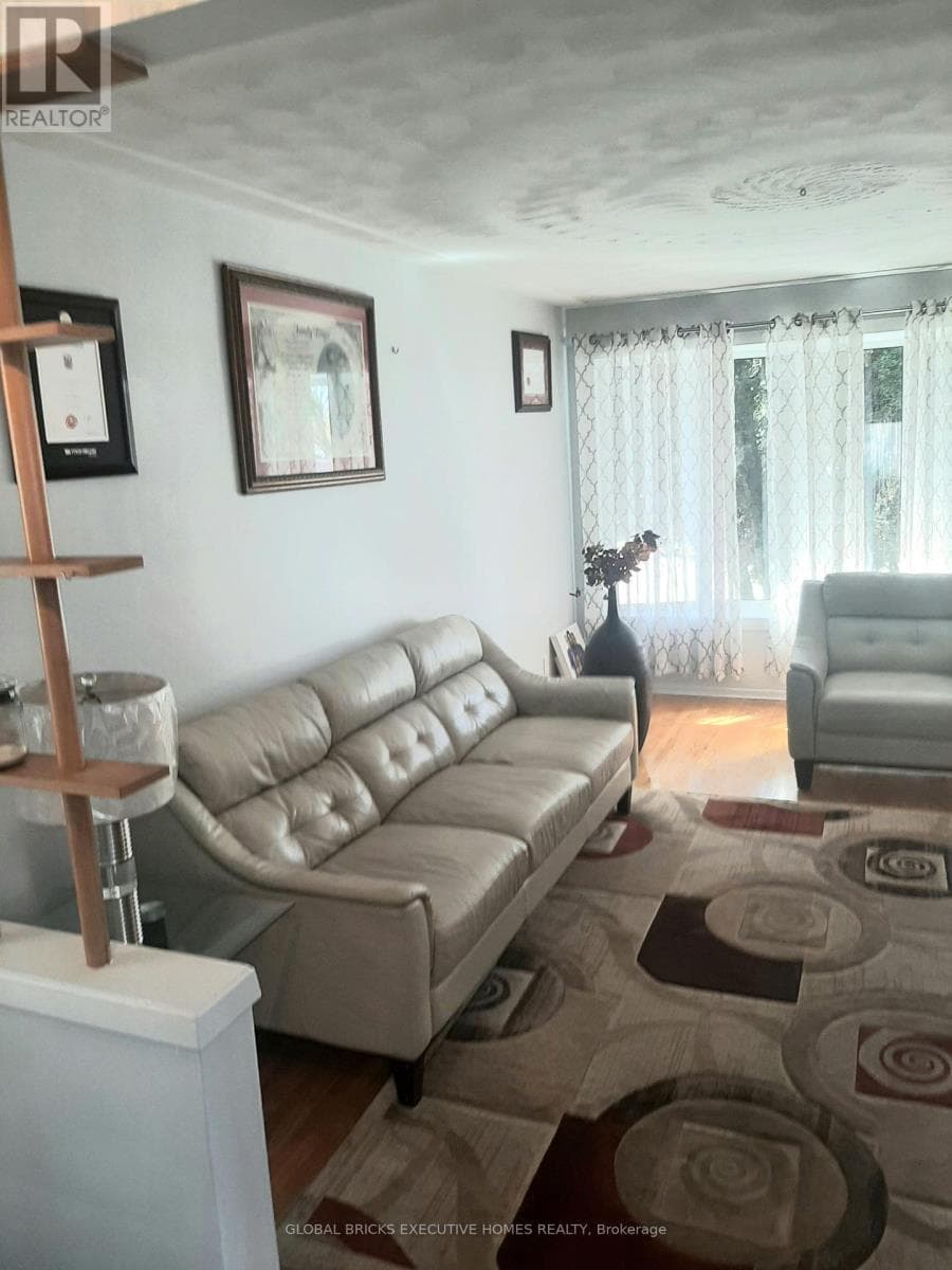 Photo of 2141 MEADOWBROOK ROAD