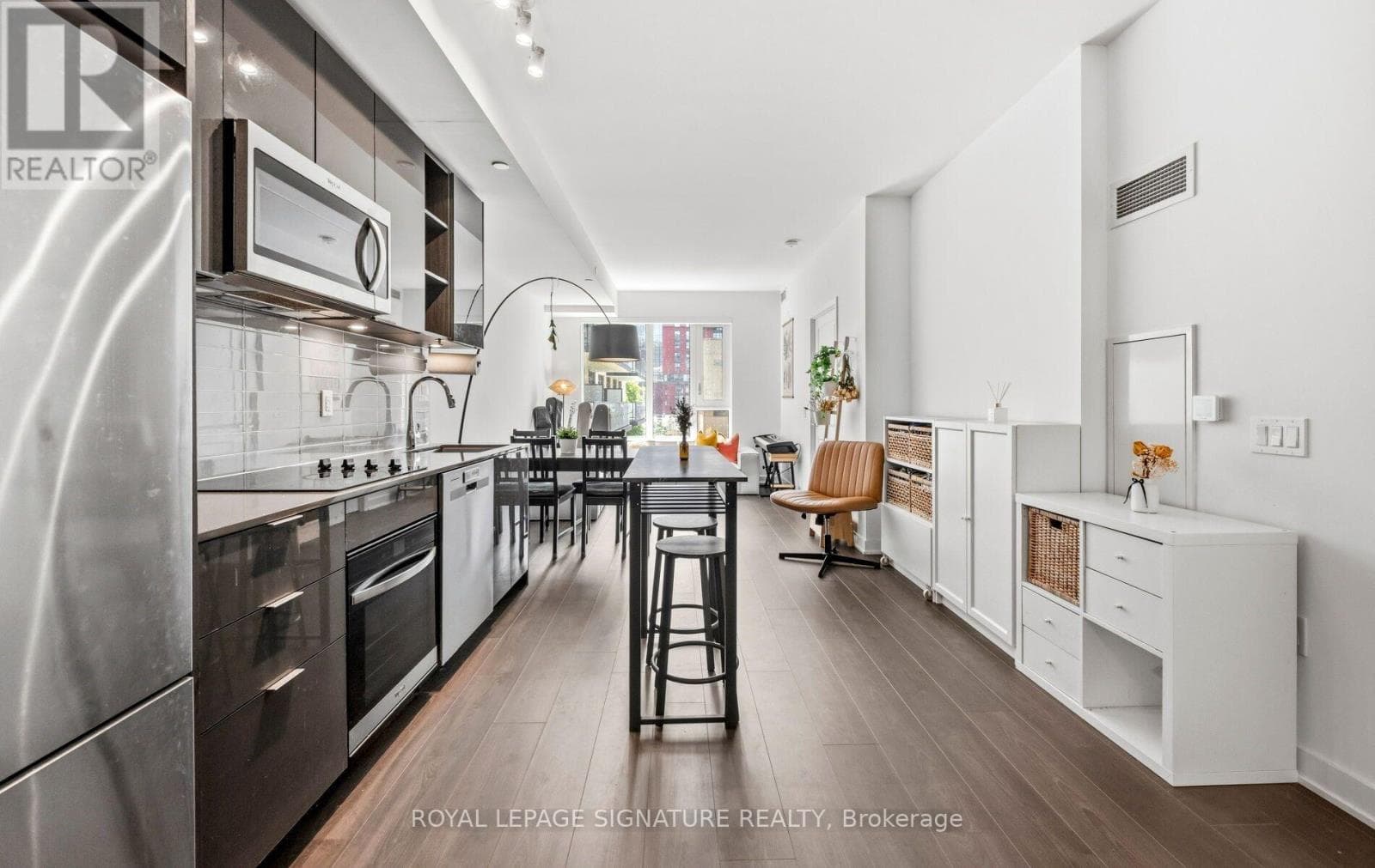 Photo of 427 - 543 RICHMOND STREET W