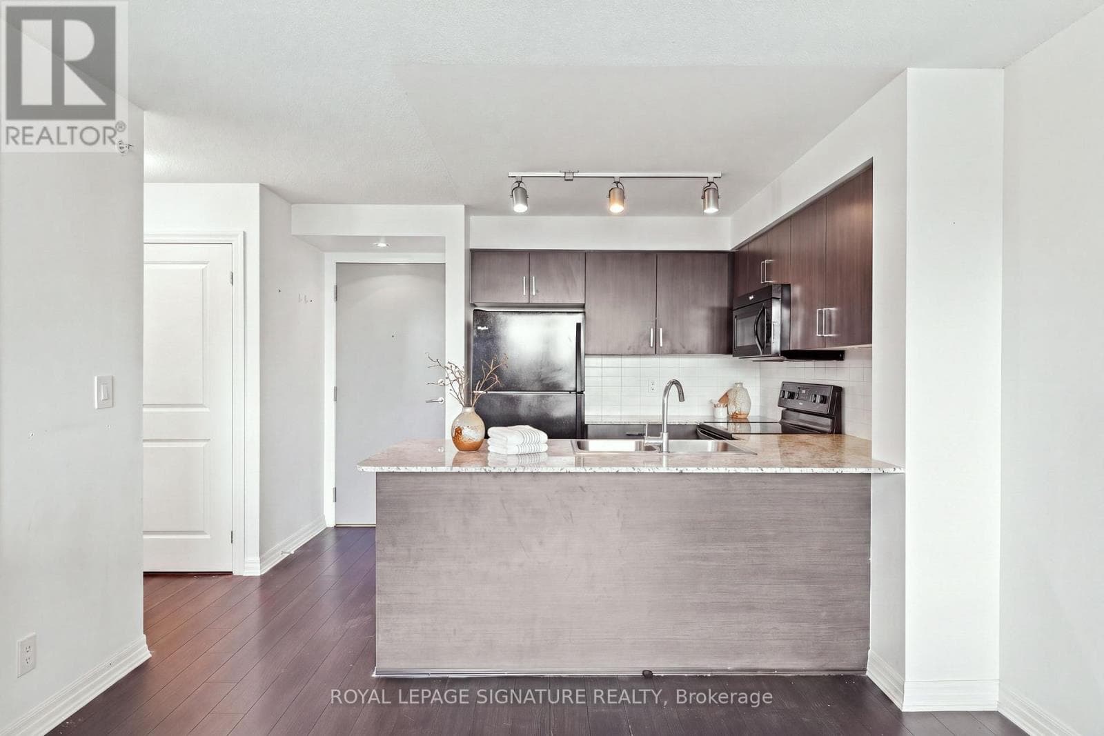 Photo of 417 - 80 ESTHER LORRIE DRIVE
