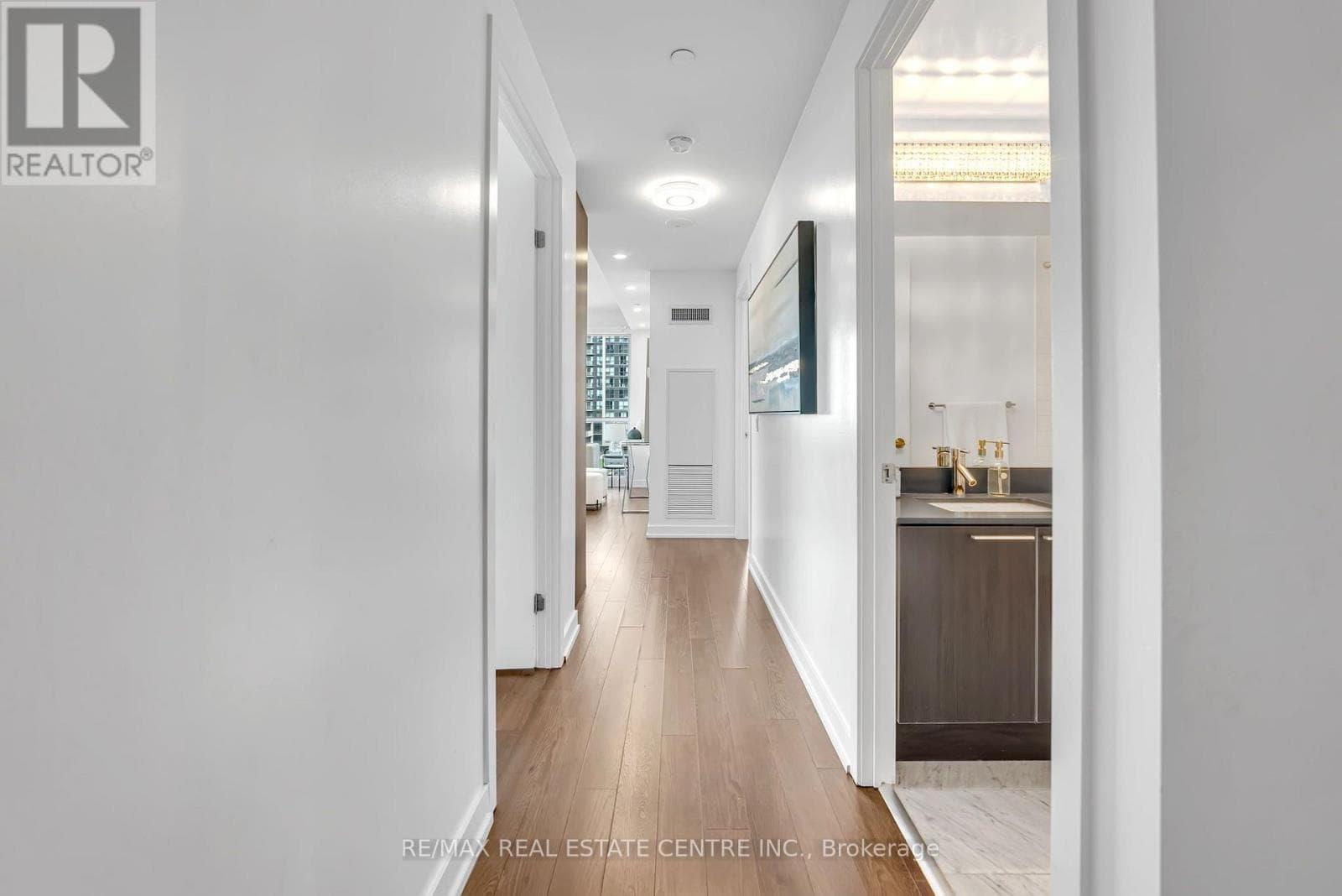 Photo of 809 - 10 PARK LAWN ROAD