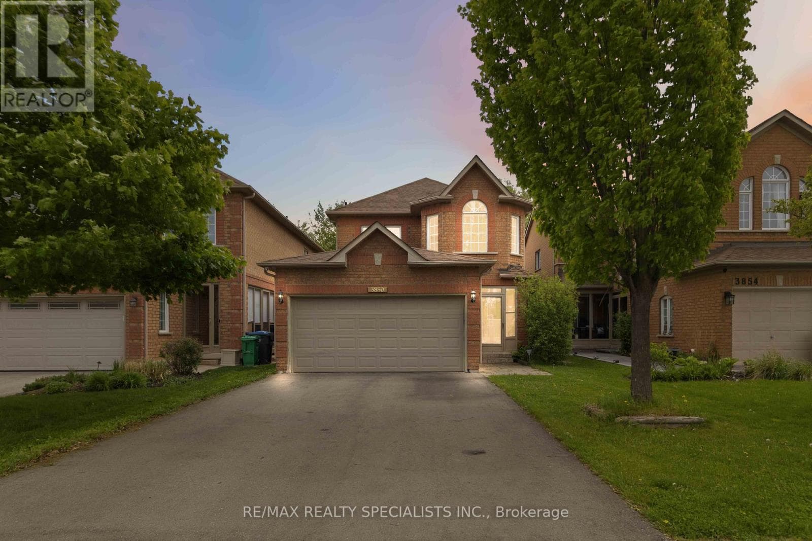 Photo of 3850 FOREST BLUFF CRESCENT