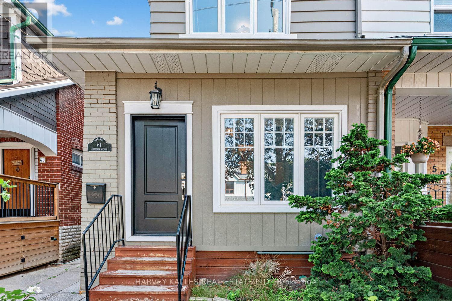 Photo of 61 APPLETON AVENUE