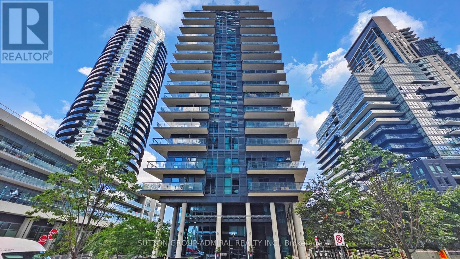 Photo of TH 104 - 39 ANNIE CRAIG DRIVE