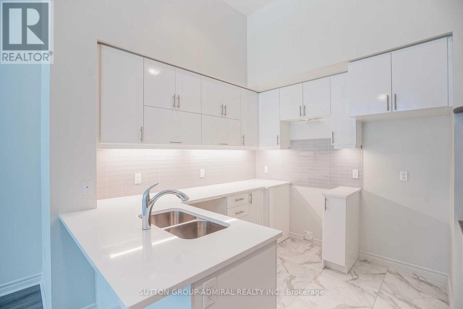 Photo of TH 104 - 39 ANNIE CRAIG DRIVE