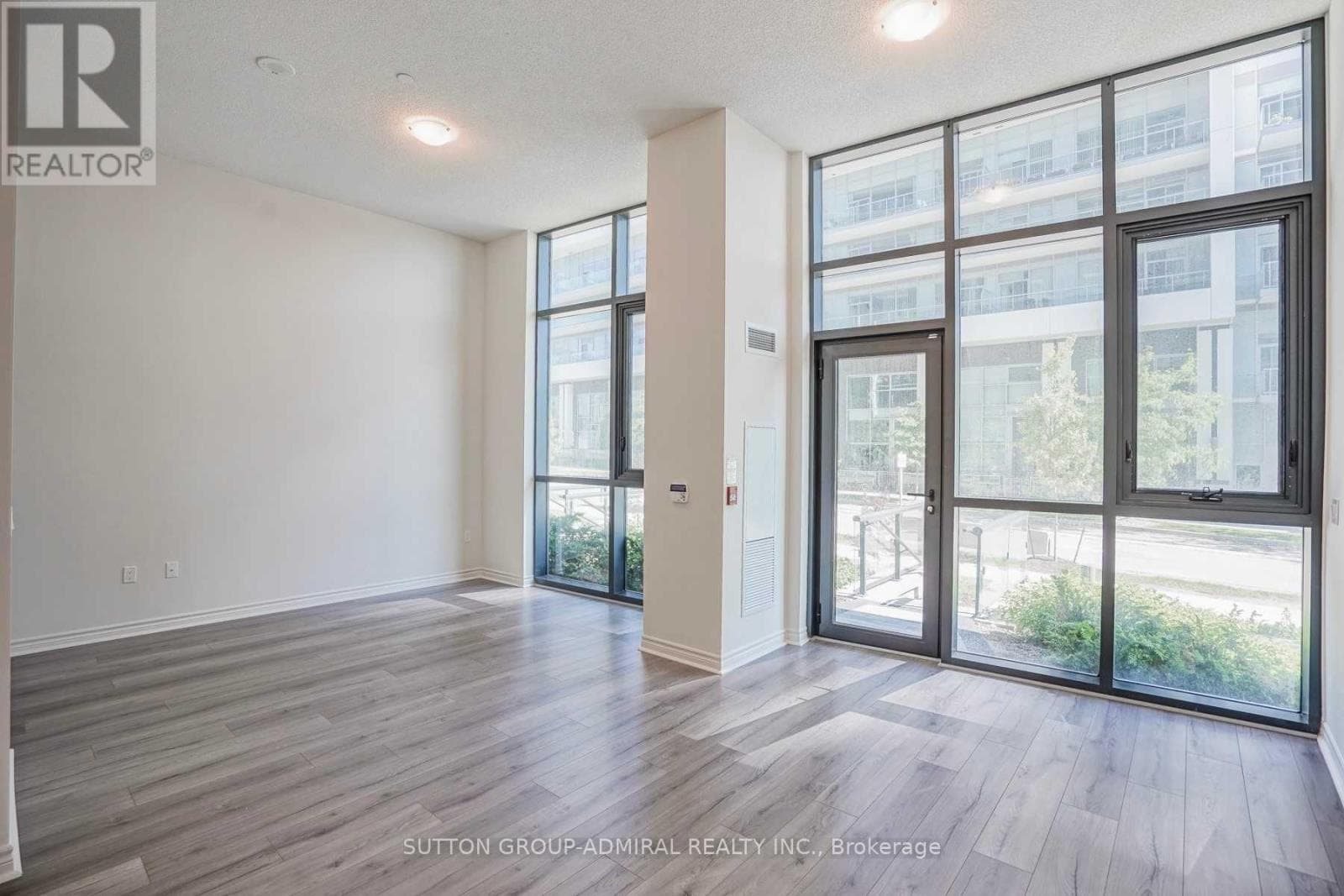 Photo of TH 104 - 39 ANNIE CRAIG DRIVE
