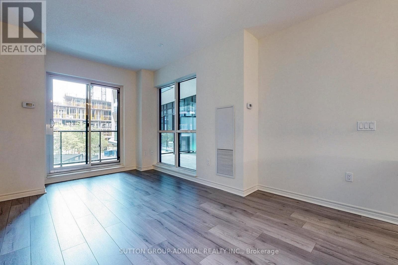Photo of 221 - 39 ANNIE CRAIG DRIVE
