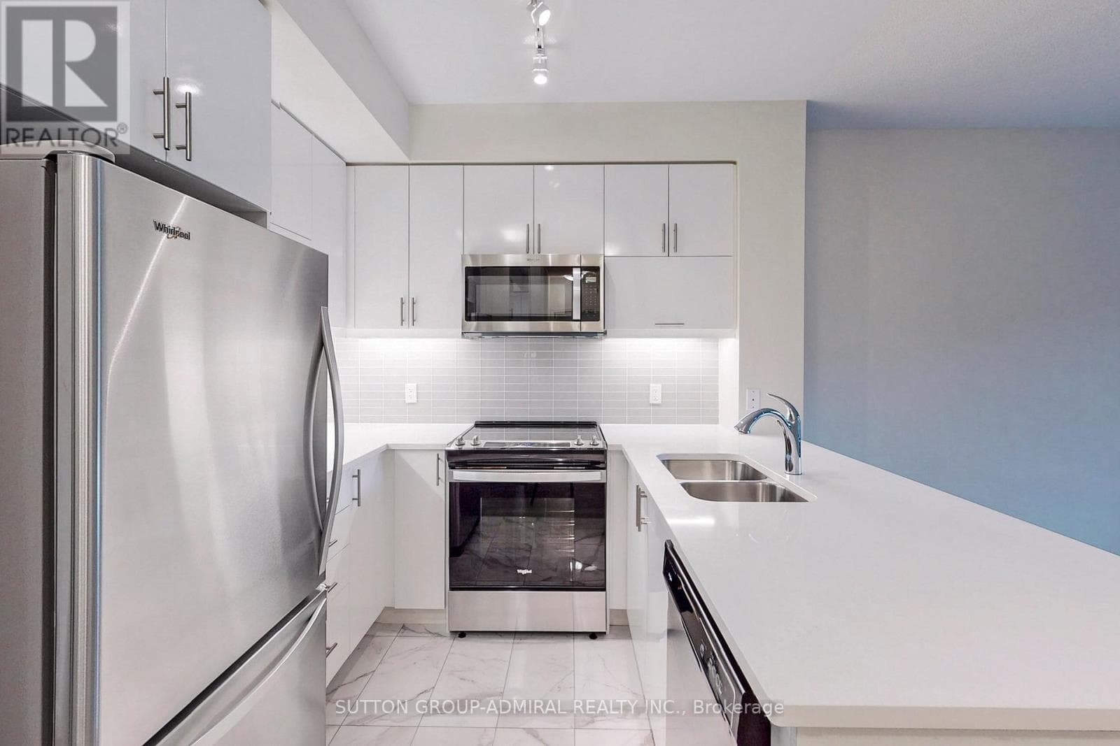 Photo of 221 - 39 ANNIE CRAIG DRIVE