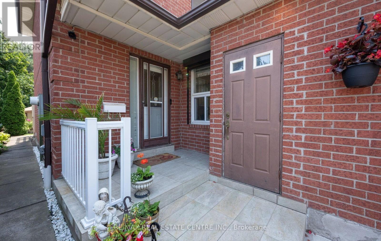 Photo of 4 ECCLESTONE DRIVE