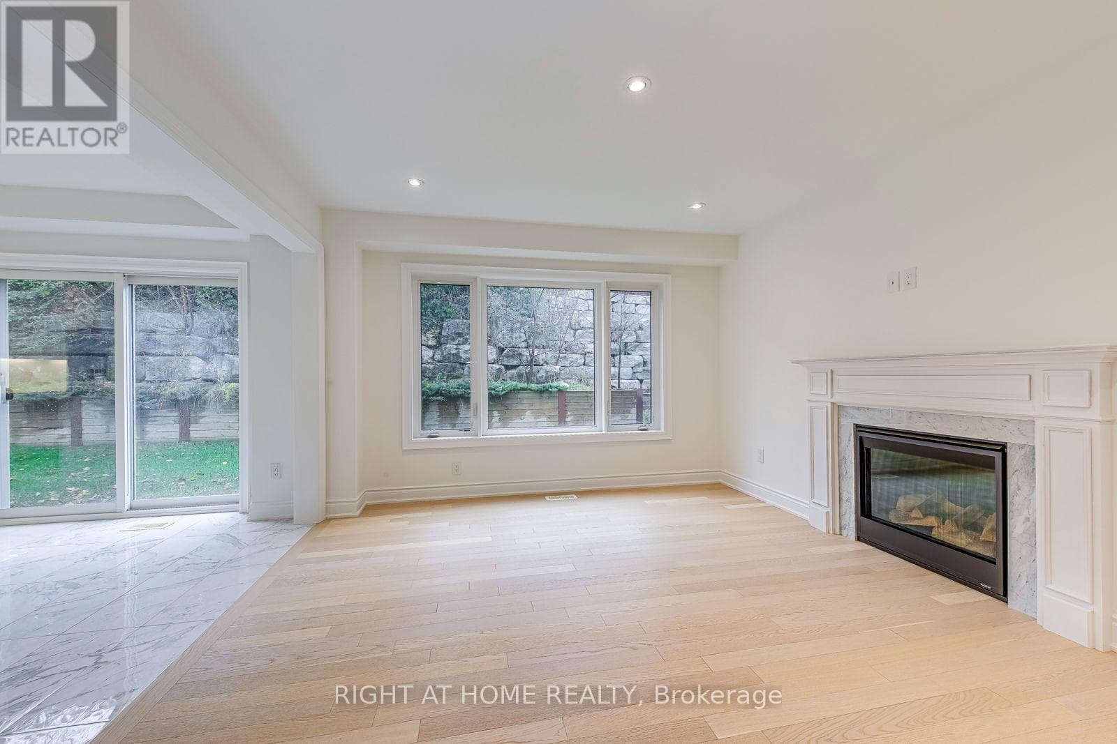 Photo of 2577 ISLINGTON AVENUE