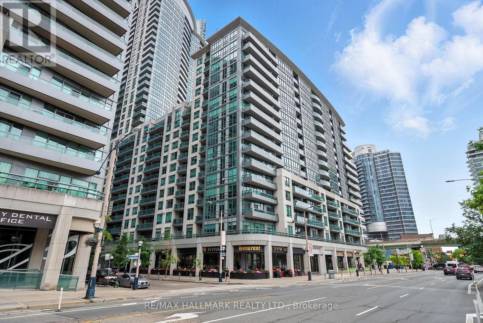 Photo of 301 - 25 LOWER SIMCOE STREET