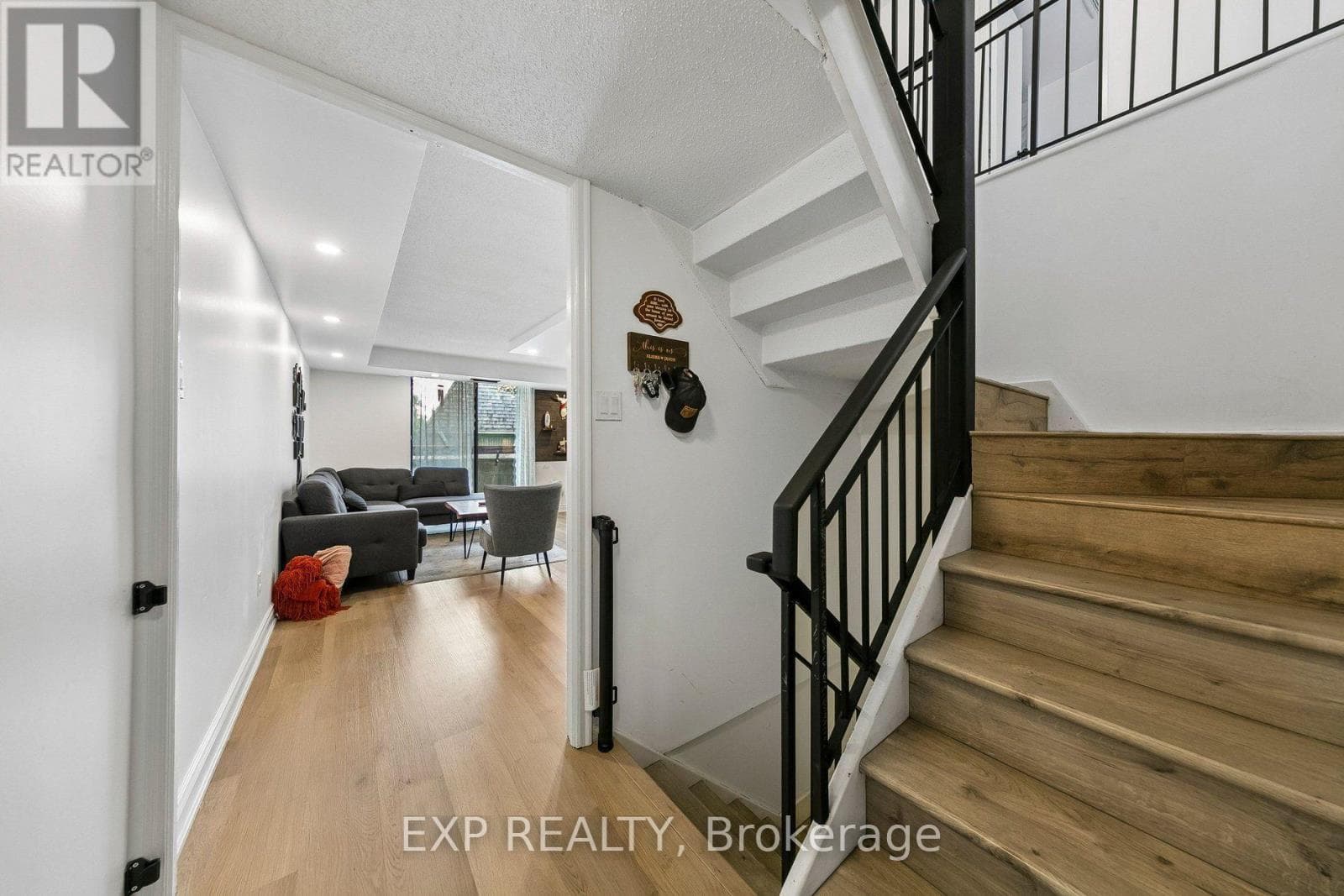 Photo of 29 - 1250 MISSISSAUGA VALLEY BOULEVARD