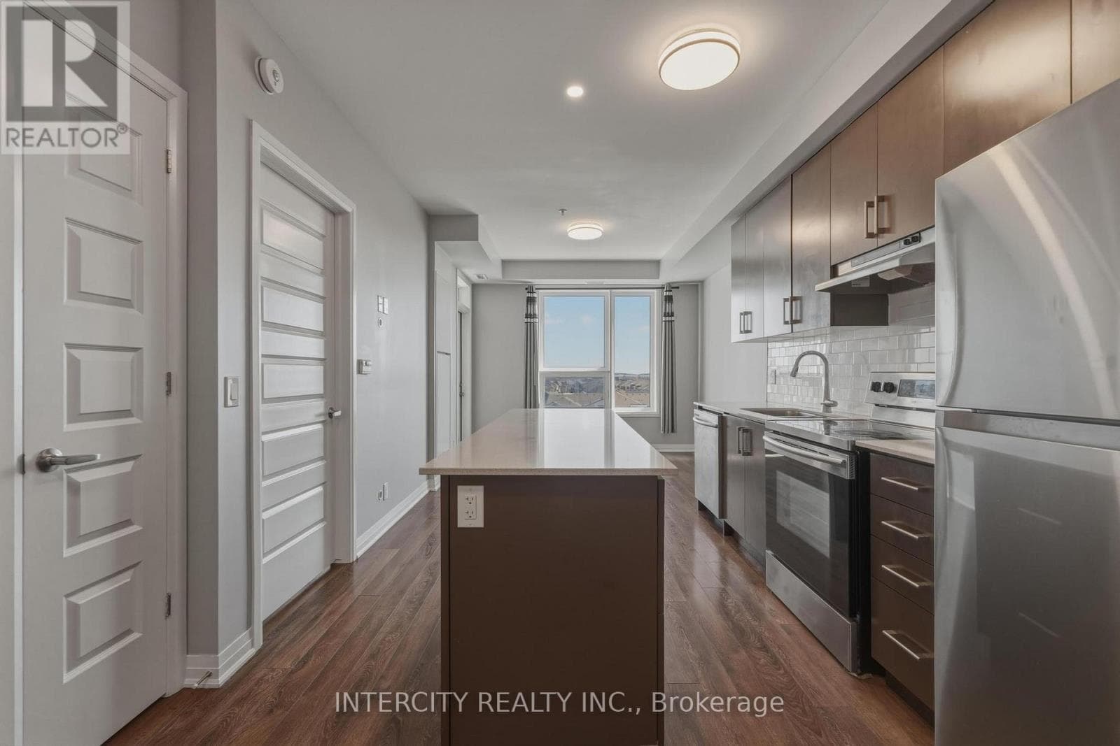Photo of 504 - 1105 LEGER WAY