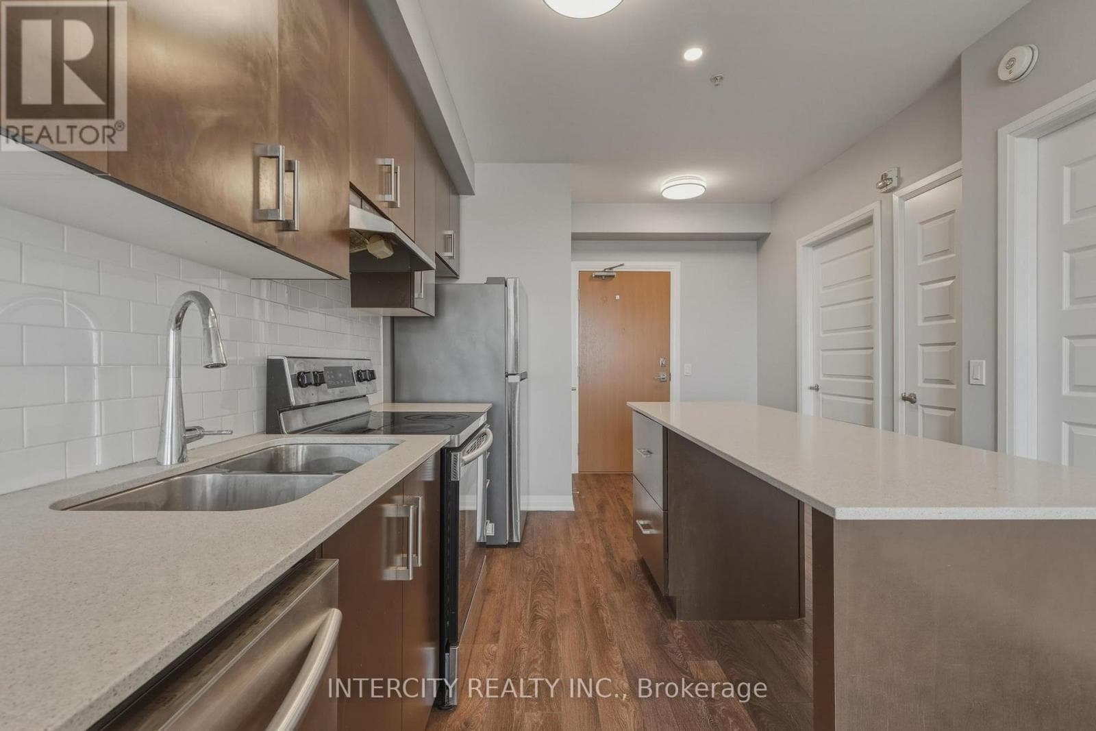 Photo of 504 - 1105 LEGER WAY
