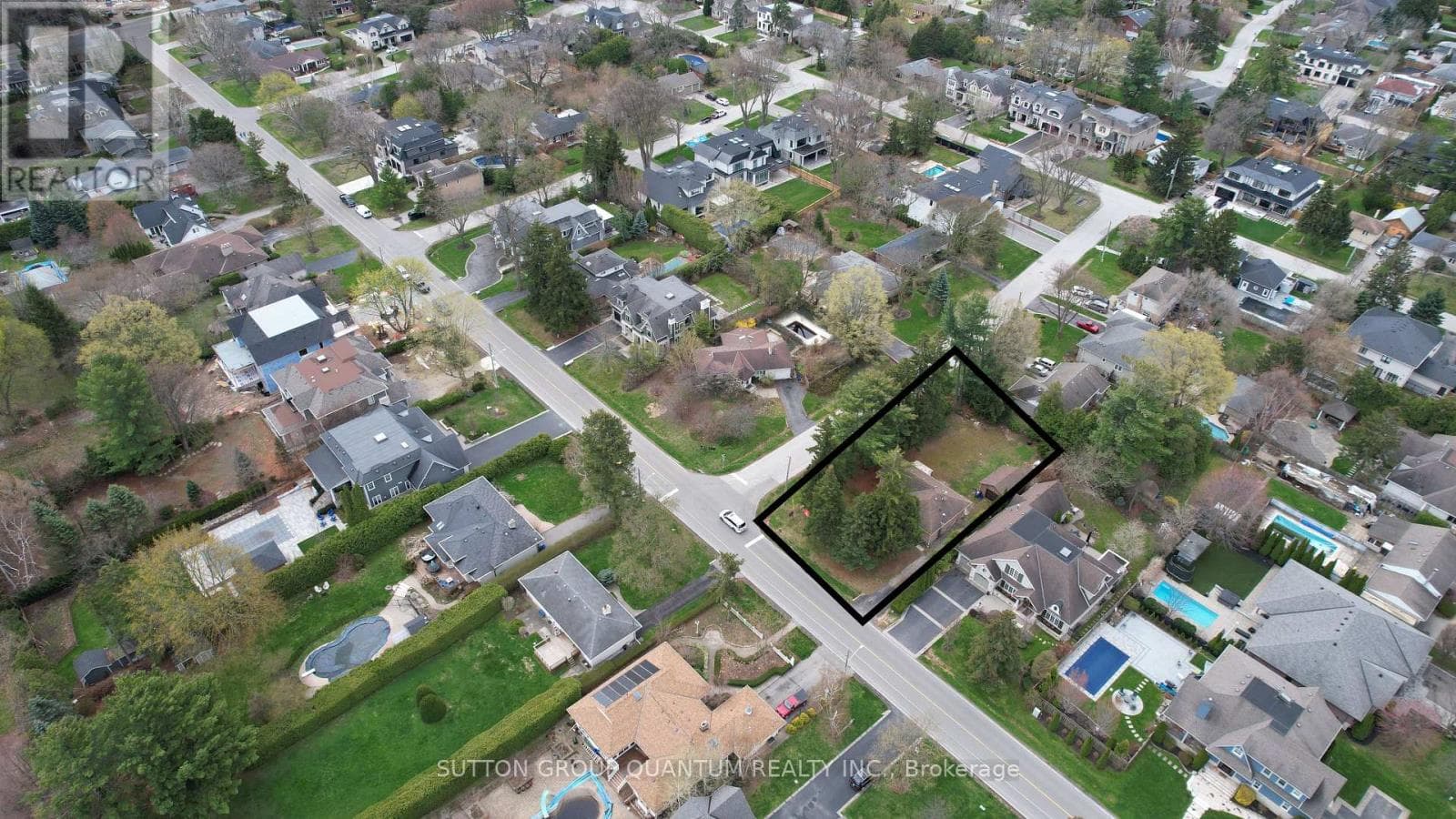 Photo of 394 MAPLEHURST AVENUE