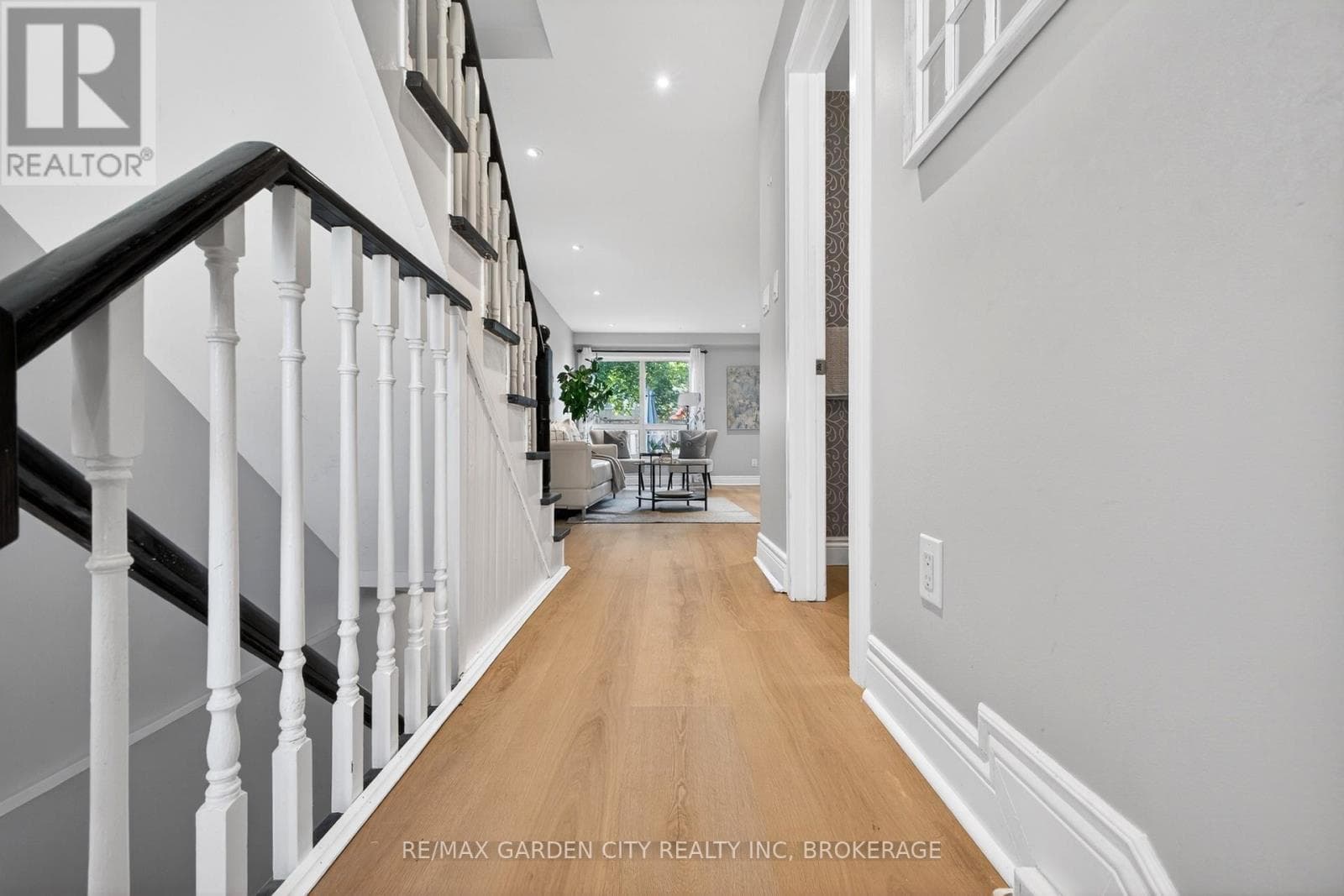 Photo of 8 - 3008 PALMER DRIVE