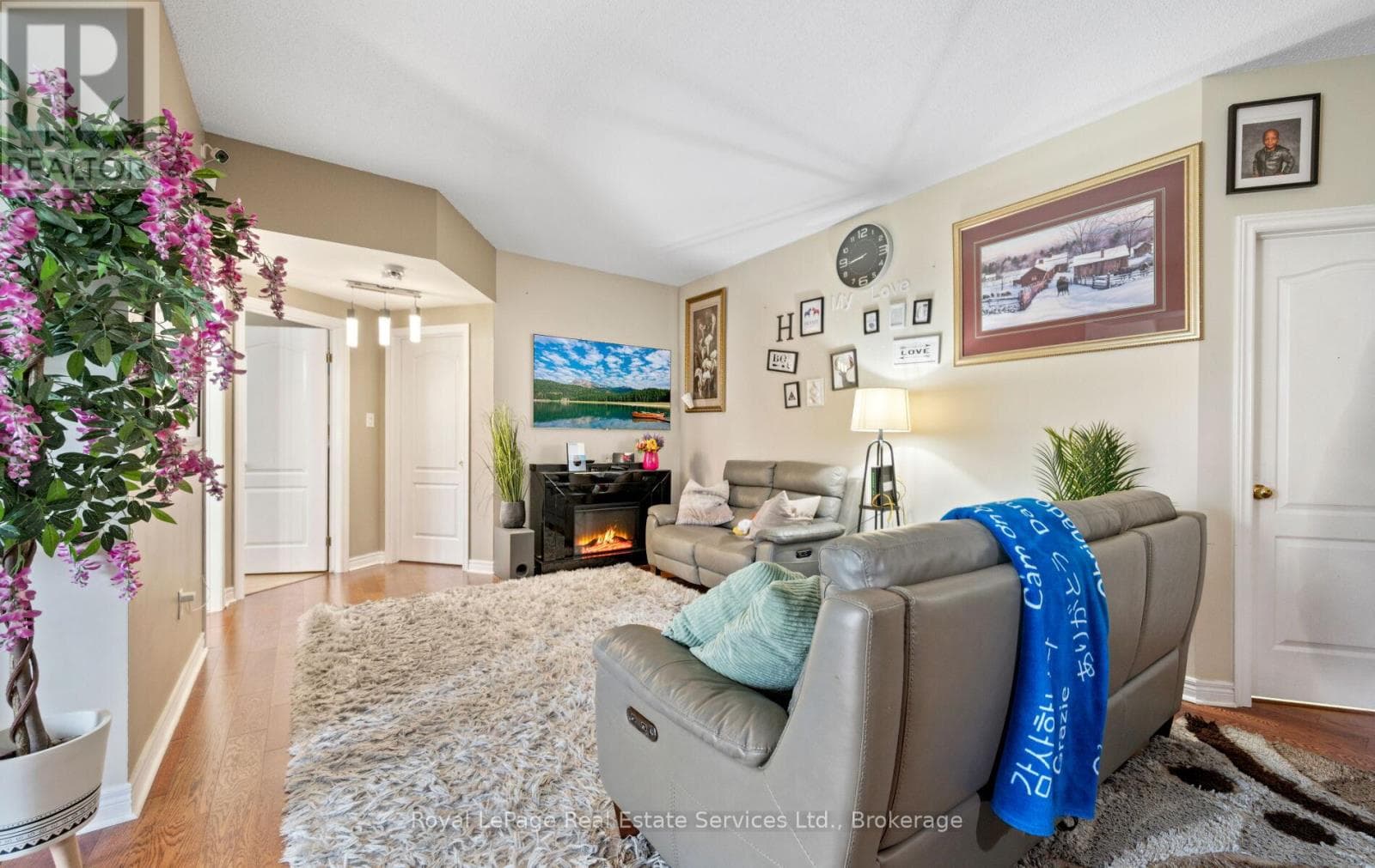 Photo of 409 - 4006 KILMER DRIVE