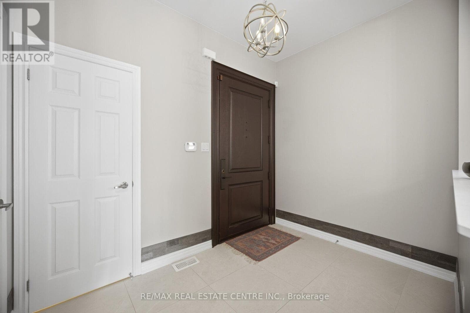 Photo of 2425 QUETICO CRESCENT