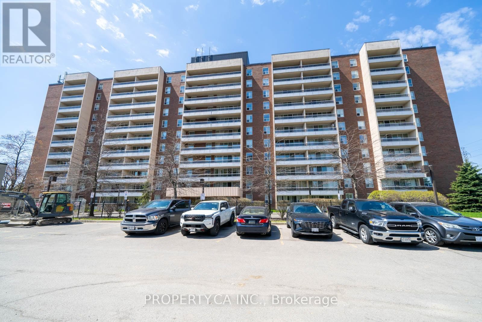 Photo of 901 - 31 FOUR WINDS DRIVE W
