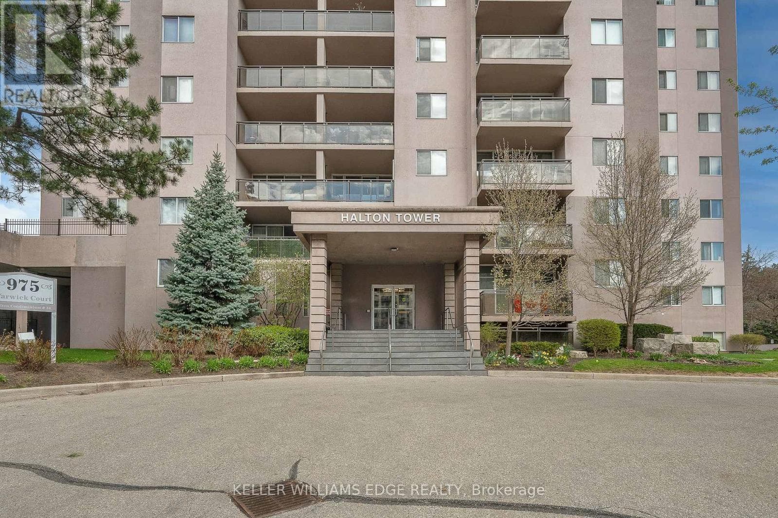 Photo of 708 - 975 WARWICK COURT
