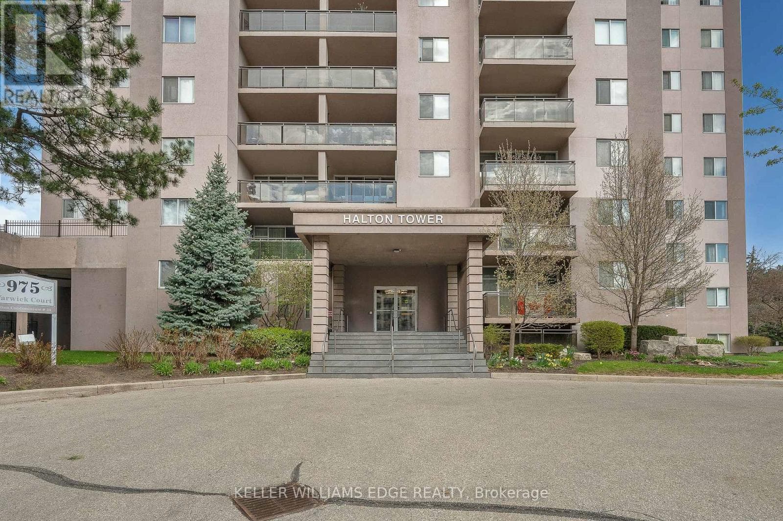 Photo of 708 - 975 WARWICK COURT