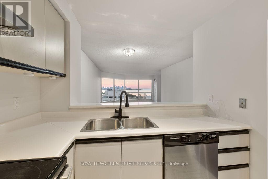 Photo of 2105 - 2269 LAKE SHORE BOULEVARD W