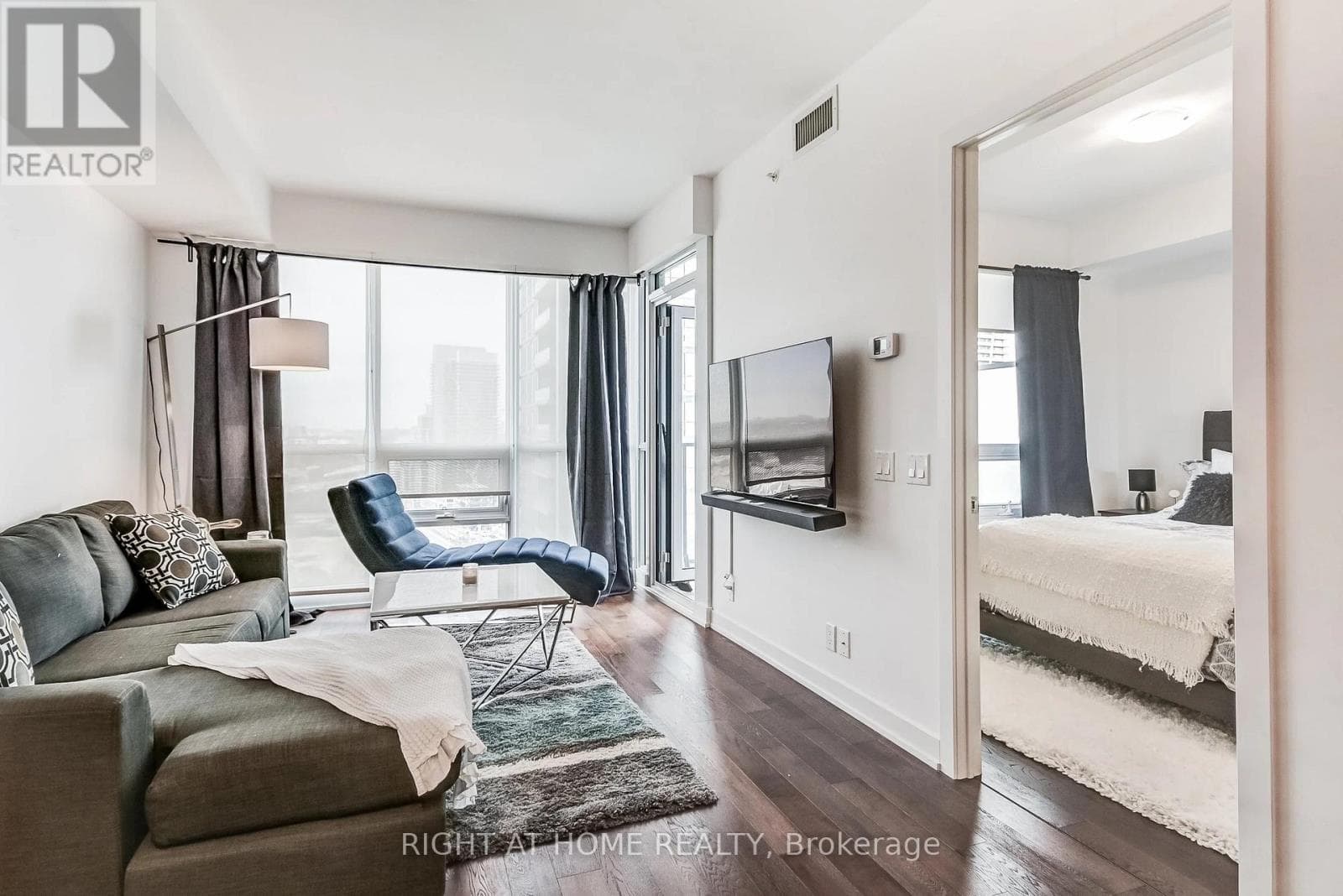 Photo of 2710 - 2212 LAKE SHORE BOULEVARD W
