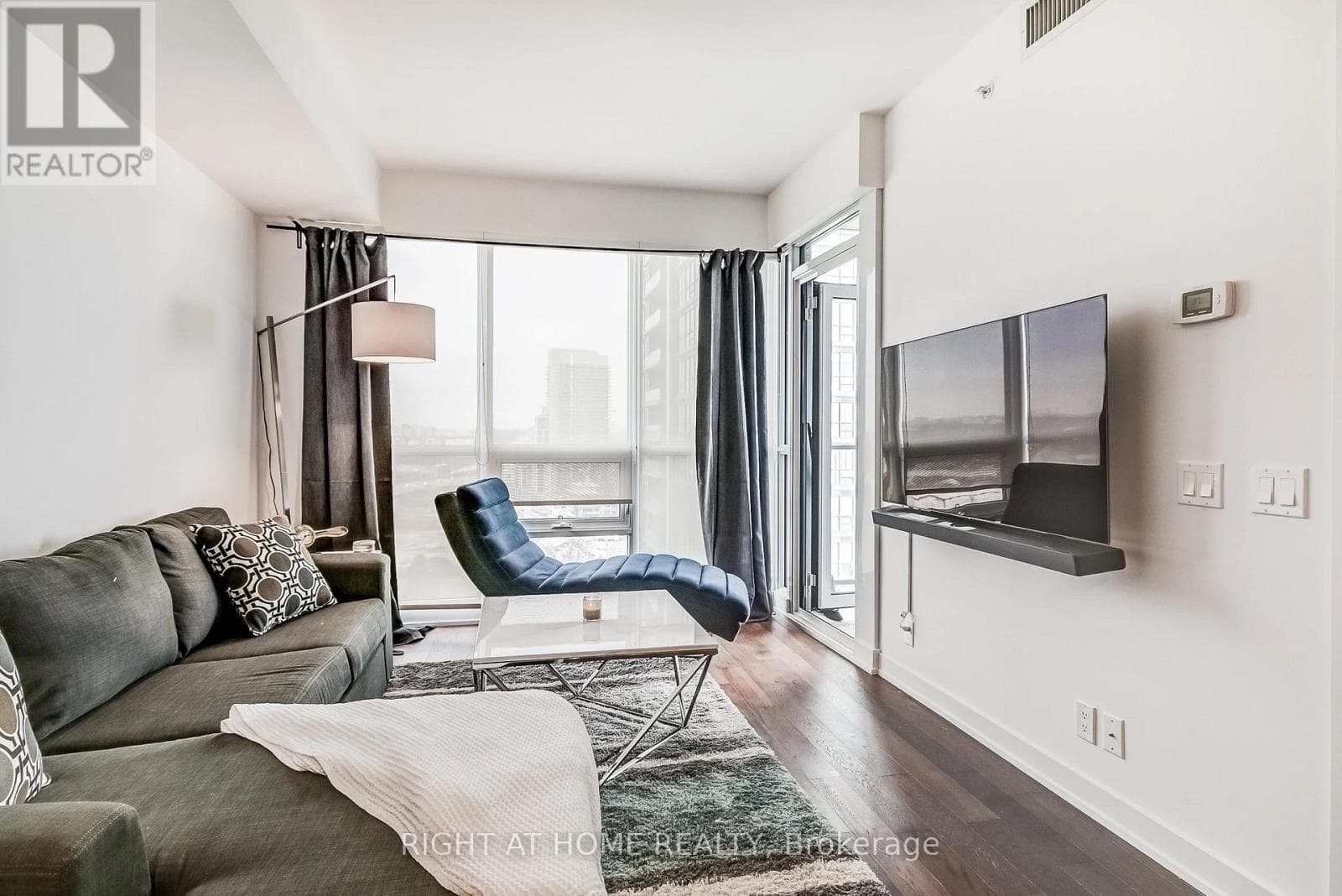 Photo of 2710 - 2212 LAKE SHORE BOULEVARD W