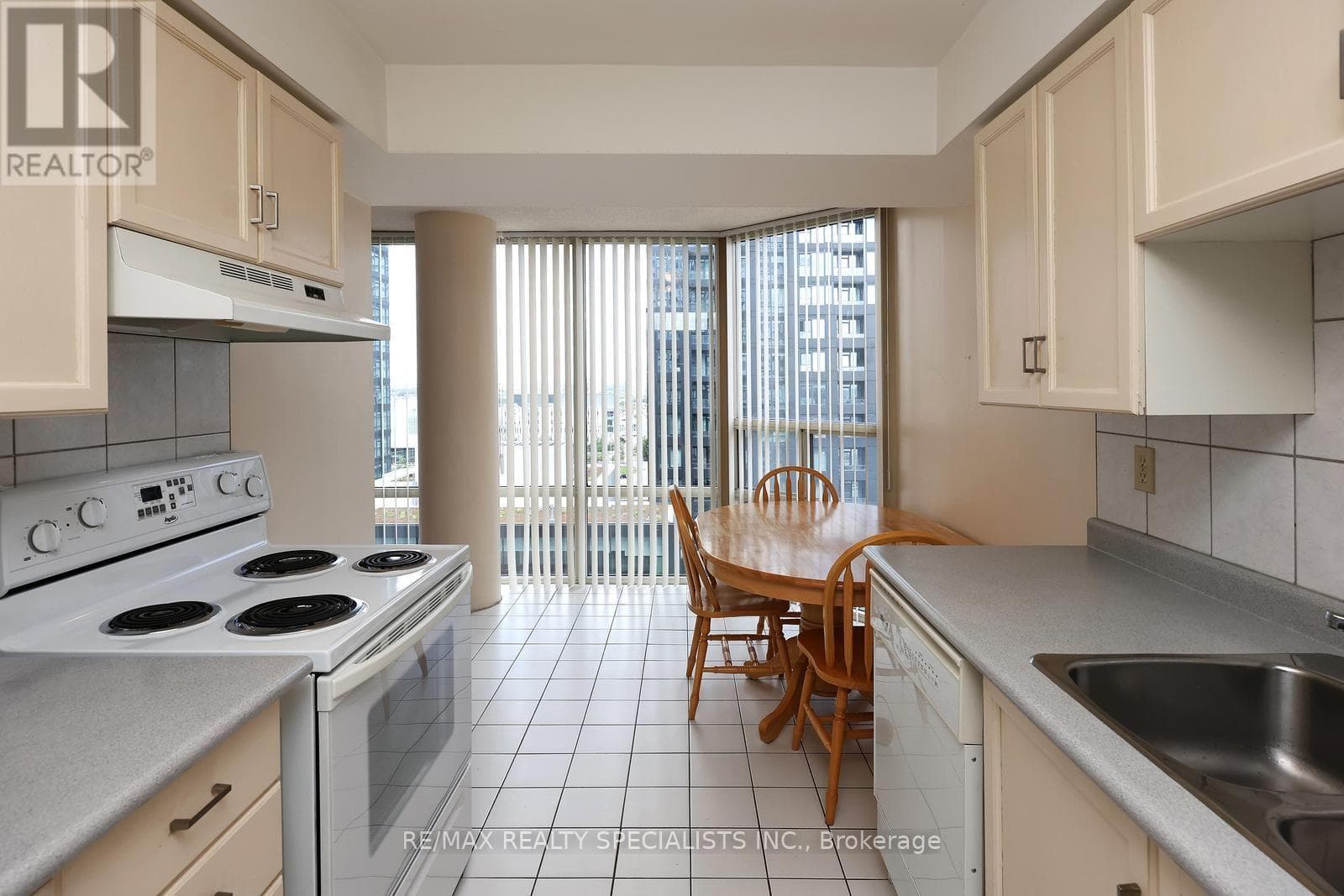Photo of 1507 - 330 RATHBURN ROAD W