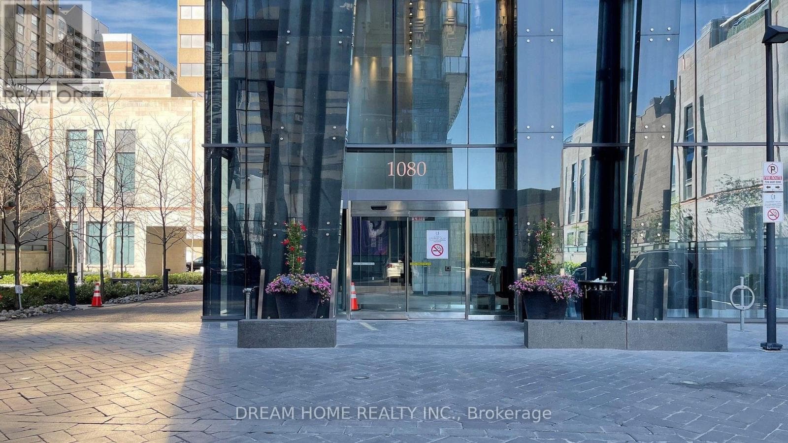 Photo of 709 - 1080 BAY STREET