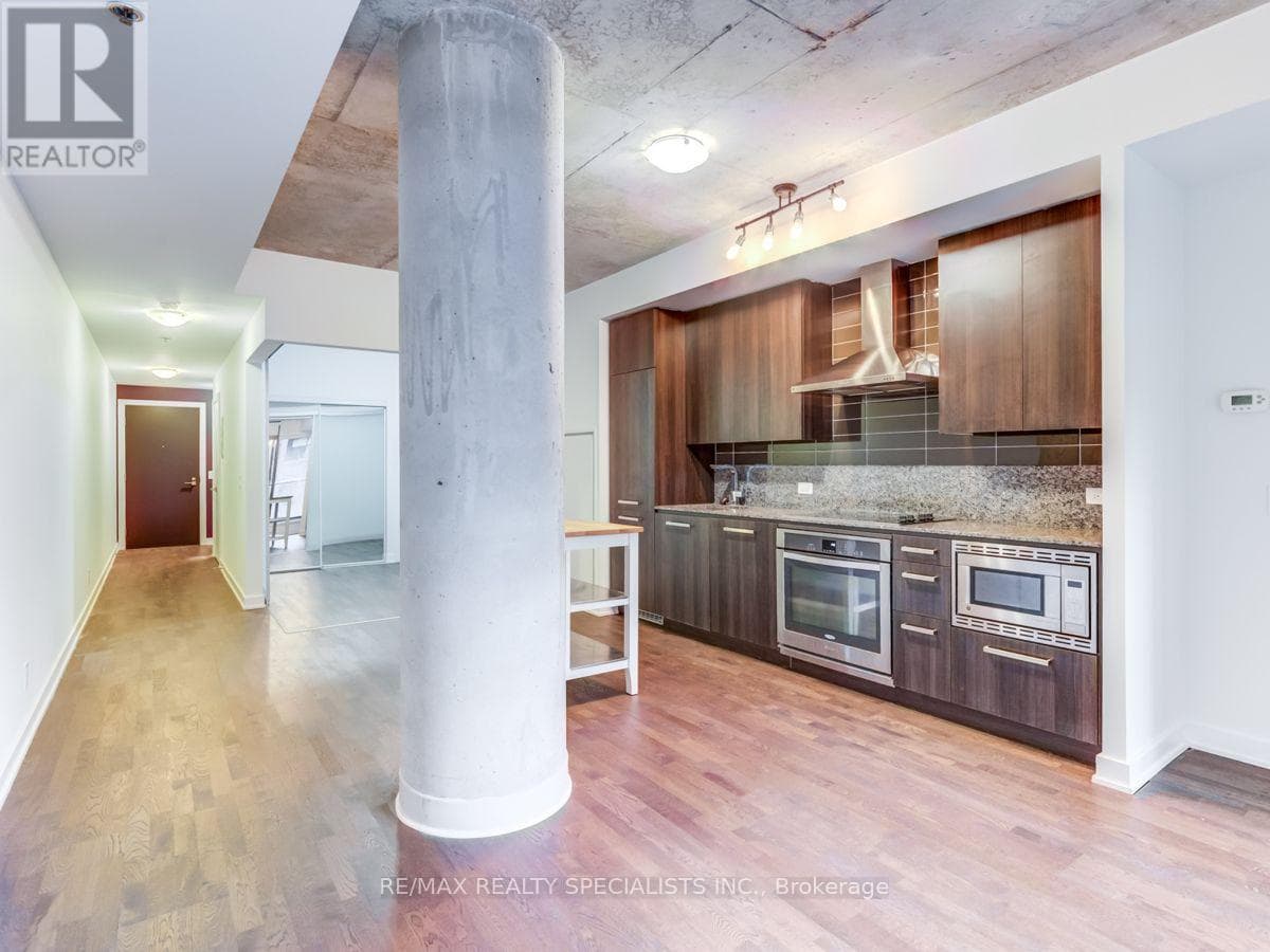 Photo of 304 - 15 BEVERLEY STREET