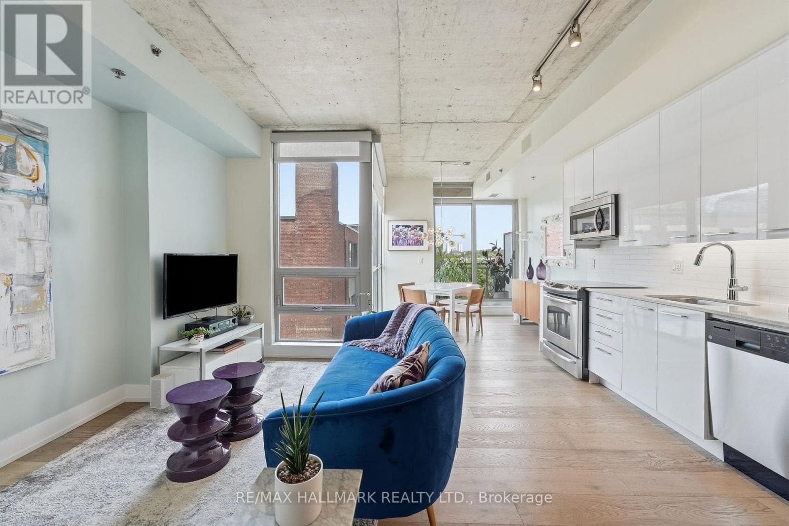 Photo of 602 - 630 QUEEN STREET E