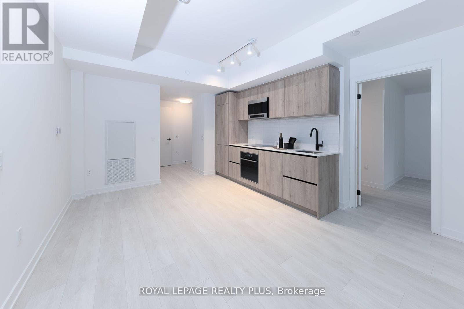 Photo of 206S - 127 BROADWAY AVENUE S