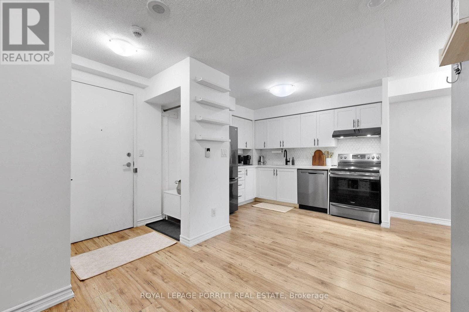 Photo of 927 - 3888 DUKE OF YORK BOULEVARD