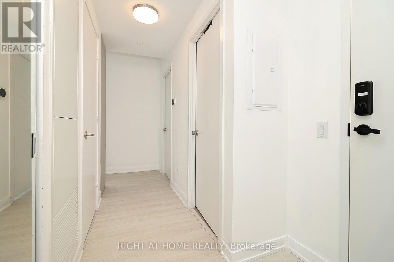 Photo of 4203 - 3883 QUARTZ ROAD