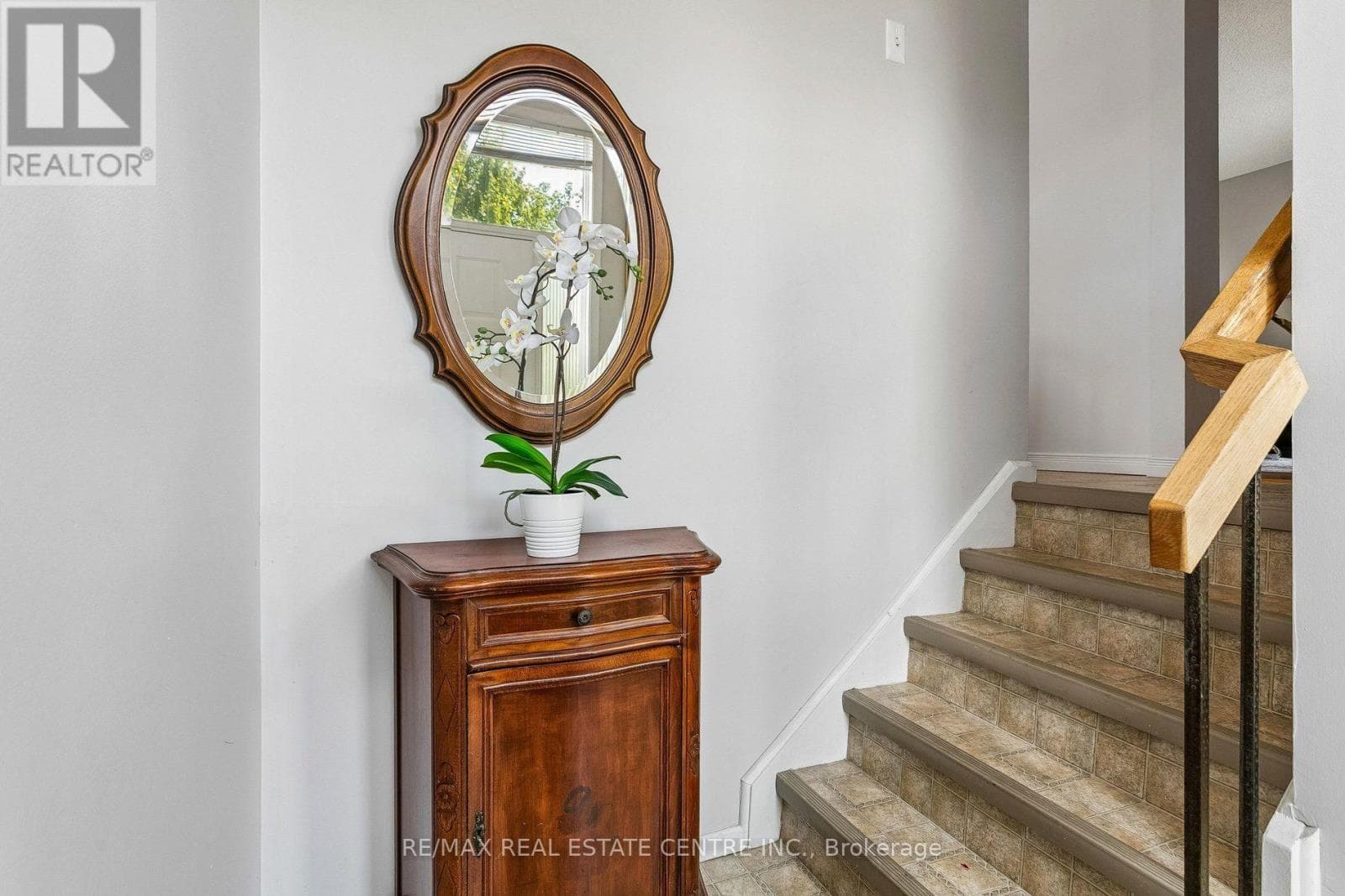 Photo of 5 HOCKLEY PATH