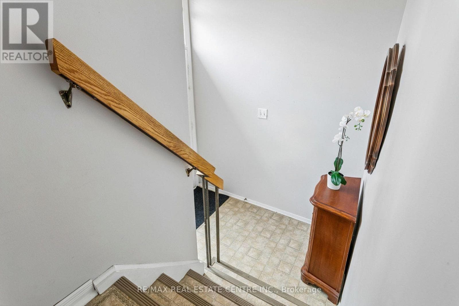 Photo of 5 HOCKLEY PATH